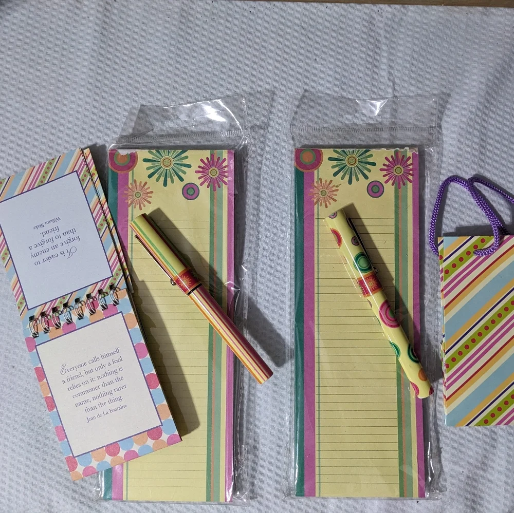 💛 Friends Forever Desk Quote Book Notepads Pens & Giftbag 6 Pc SET